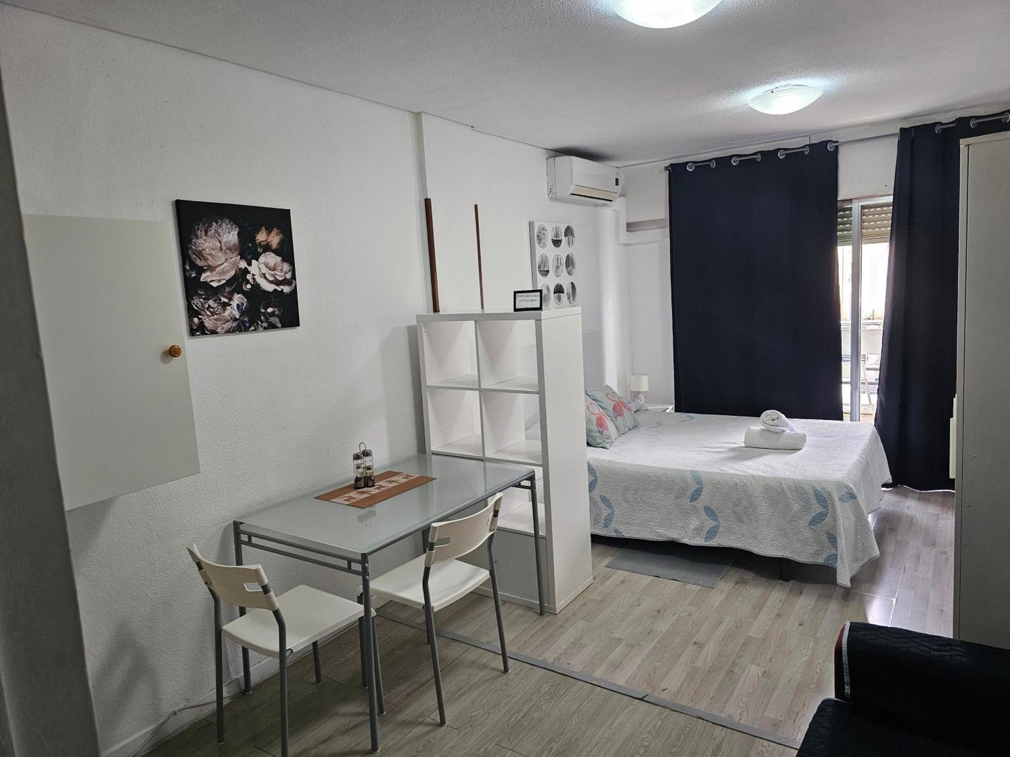 Estudio Doble Con Balcon En Madrid Centro Buitenkant foto
